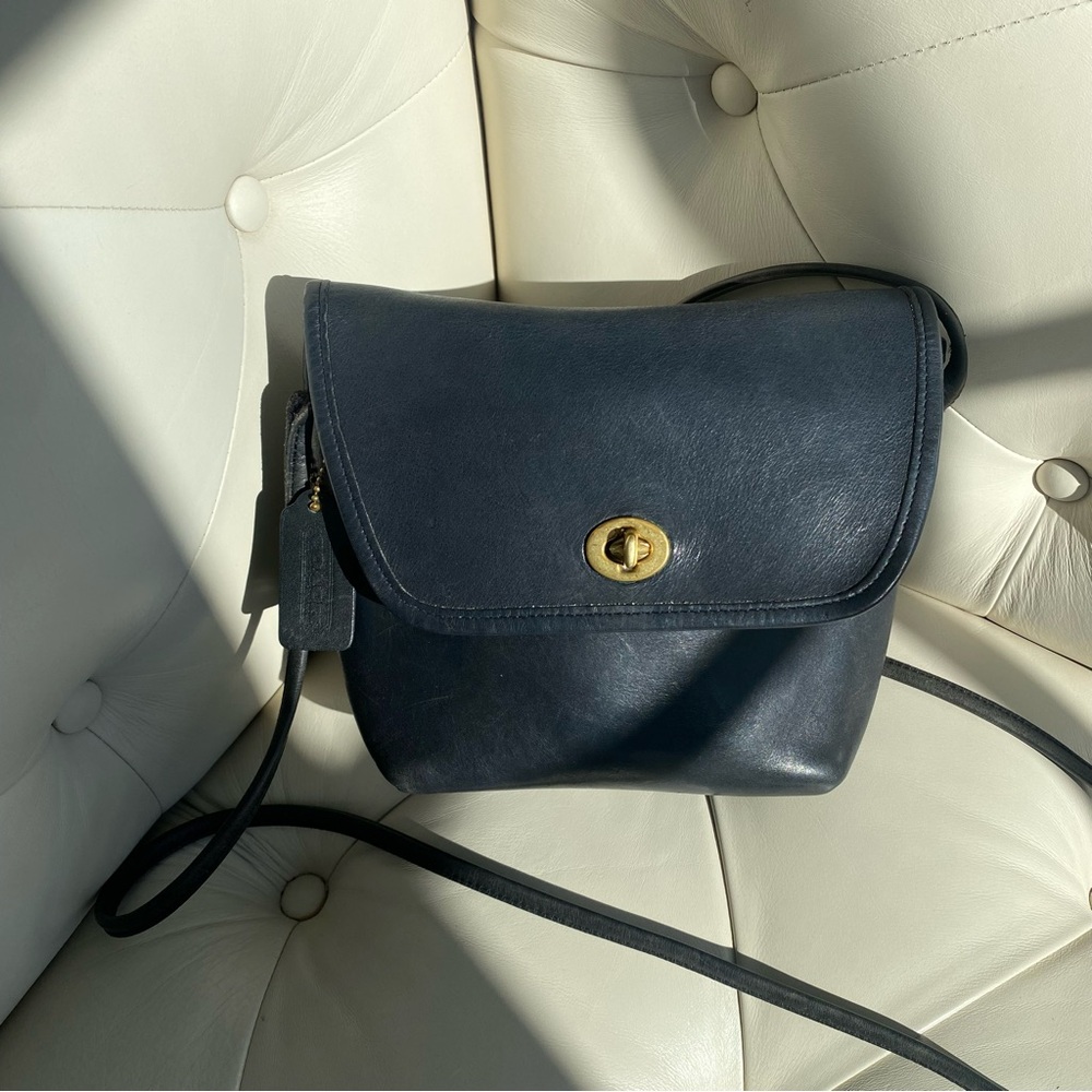 ❌SOLD❌ Vintage Coach Quincy Crossbody | Pre-1994 USA | Black Leather Turnlock - Picture 3 of 16